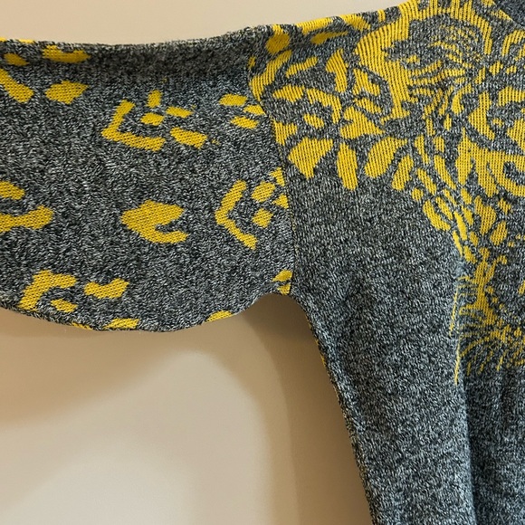 In Charge USA Vintage Leopard Jaguar Cheetah Figure Knit Sweater, Animal Print - Picture 8 of 12